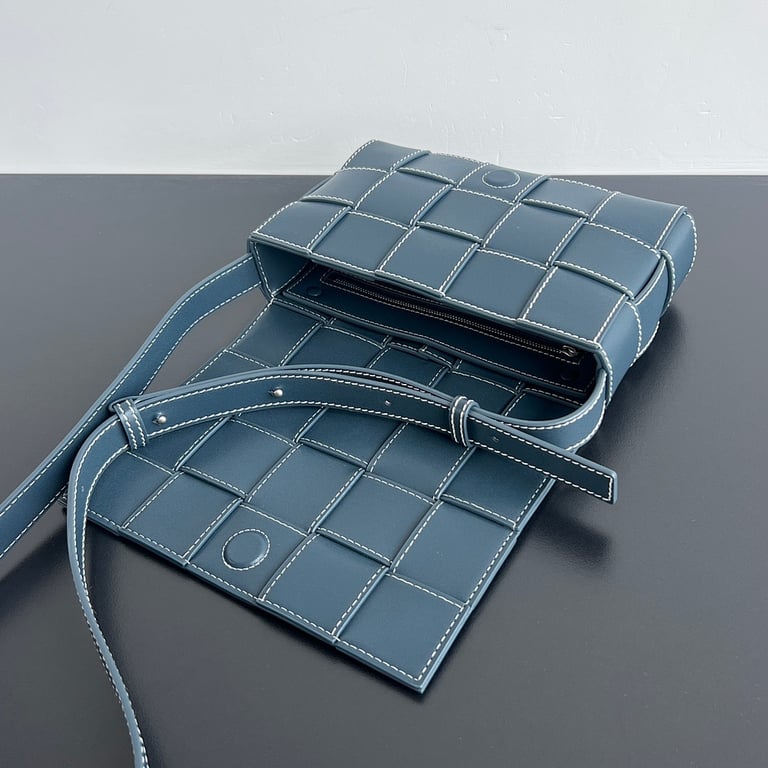 Bottega Veneta Cassette Contrast Stitch Blue - 6