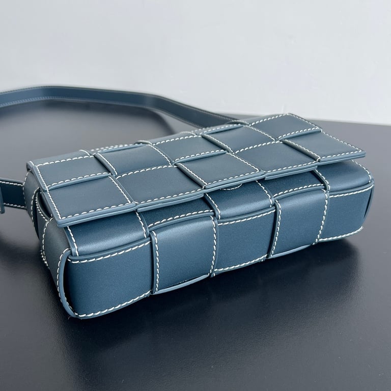 Bottega Veneta Cassette Contrast Stitch Blue - 7