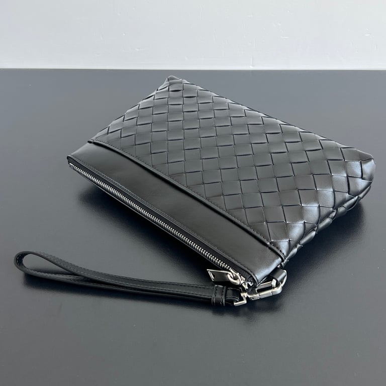 Bottega Veneta Intrecciato Leather Clutch Black 795712 - 4