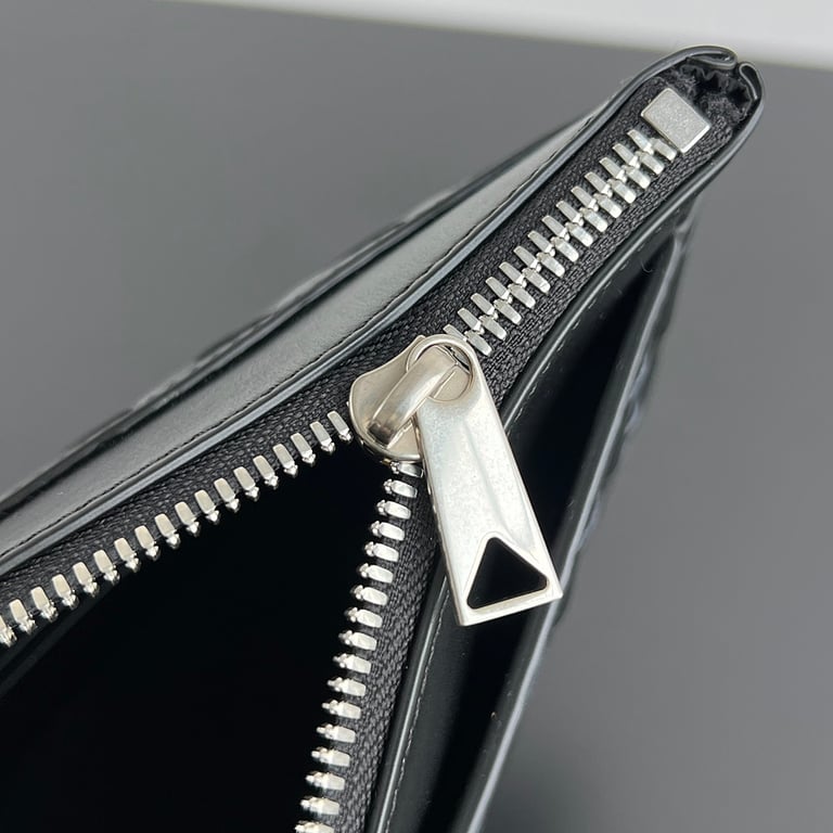 Bottega Veneta Intrecciato Leather Clutch Black 795712 - 5