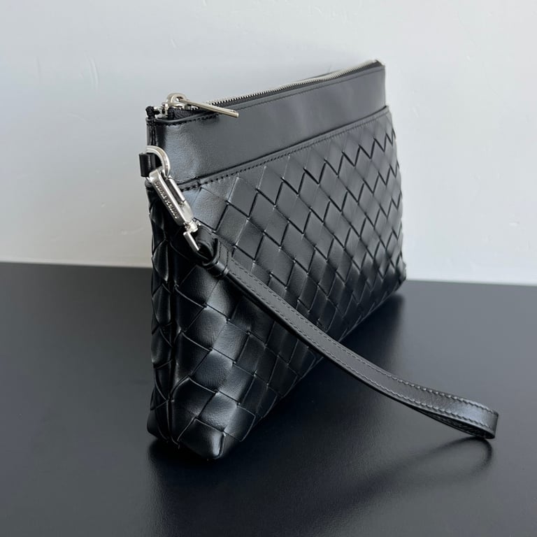 Bottega Veneta Intrecciato Leather Clutch Black 795712 - 9