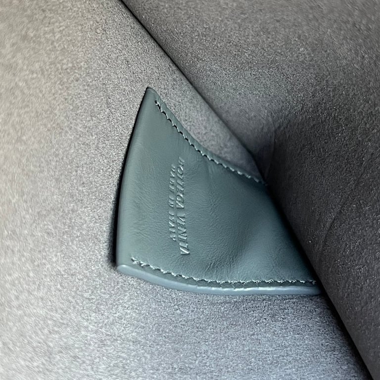 Bottega Veneta Intrecciato Leather Clutch 732638 - 3