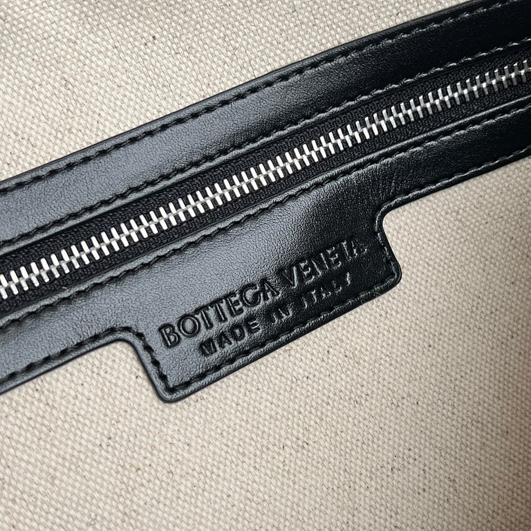Bottega Veneta Intrecciato Leather Briefcase Black - 2