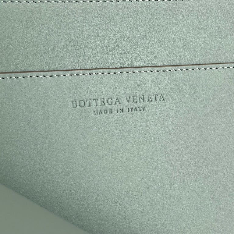Bottega Veneta Intreccio Leather Clutch 607479 - 3