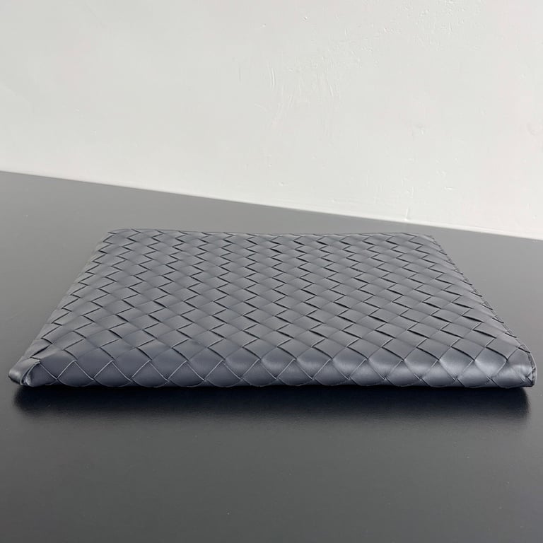 Bottega Veneta Intreccio Leather Clutch 607479 - 7