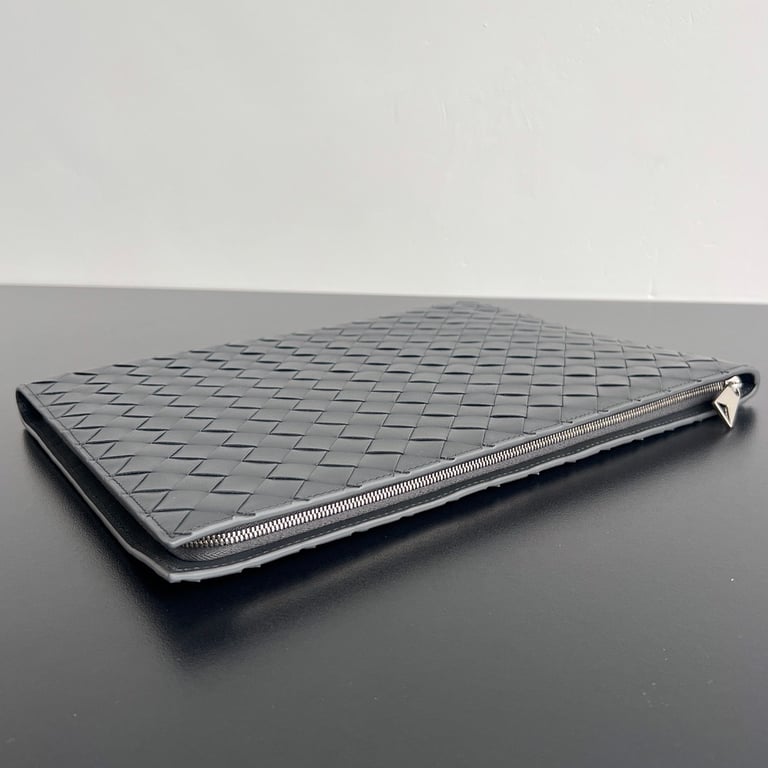Bottega Veneta Intreccio Leather Clutch 607479 Grey - 9