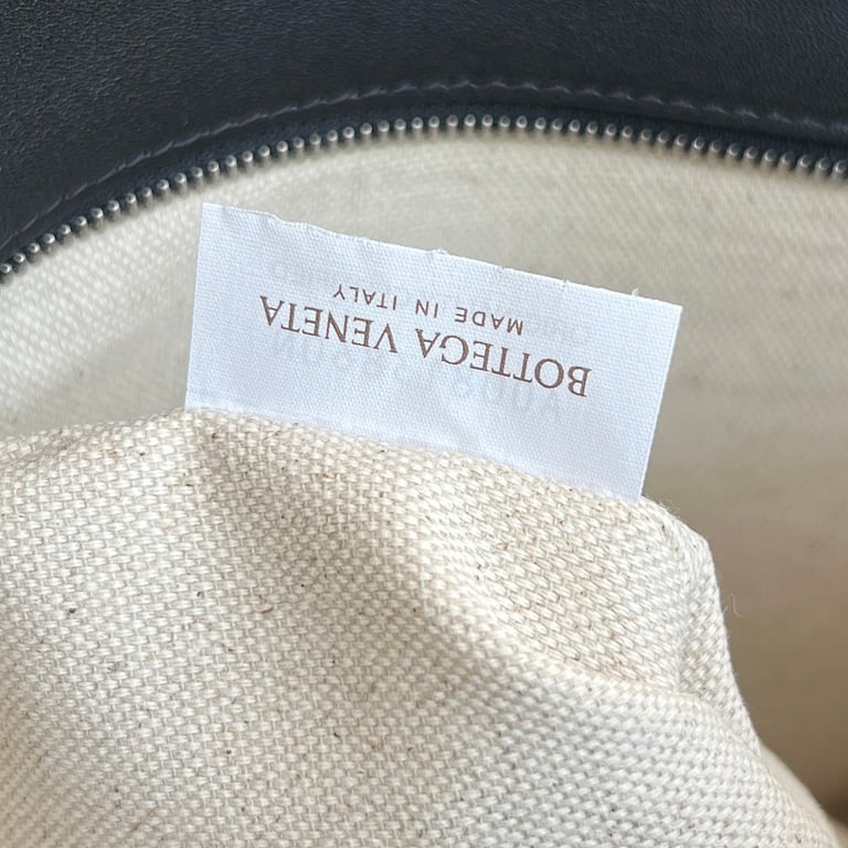 Bottega Veneta Large Andiamo Bag Black - 2