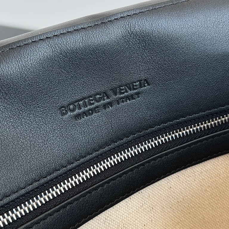 Bottega Veneta Large Andiamo Bag Black - 3