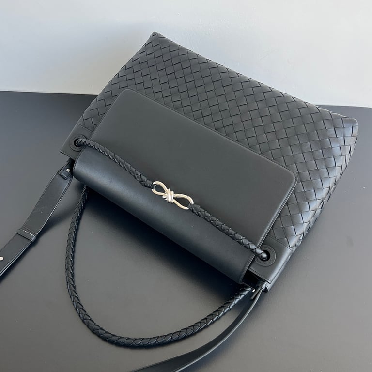 Bottega Veneta Large Andiamo Bag Black - 6