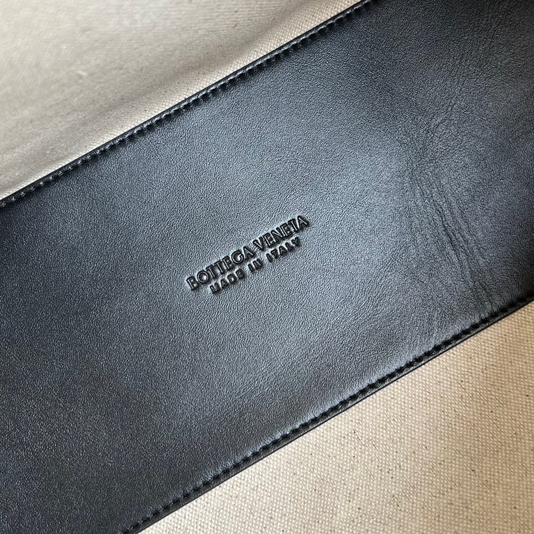 Bottega Veneta Loop Camera Bag Black - 3