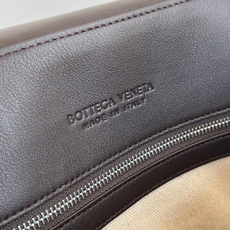 Bottega Veneta Large Andiamo Bag Brown - 3