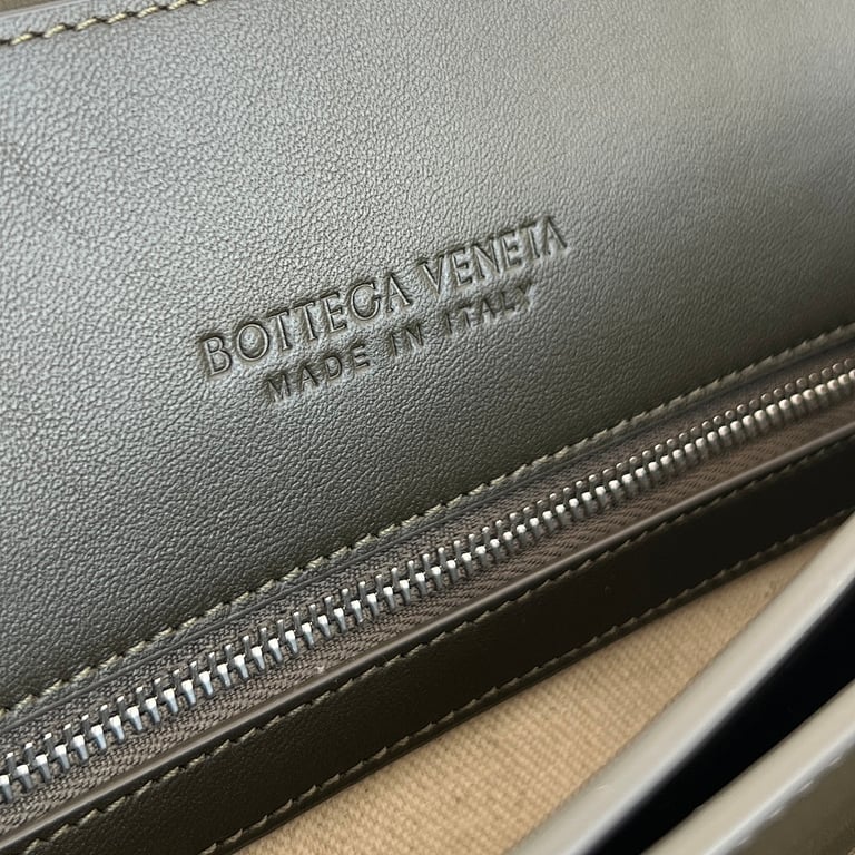 Bottega Veneta Large Andiamo Bag Dark Olive - 3