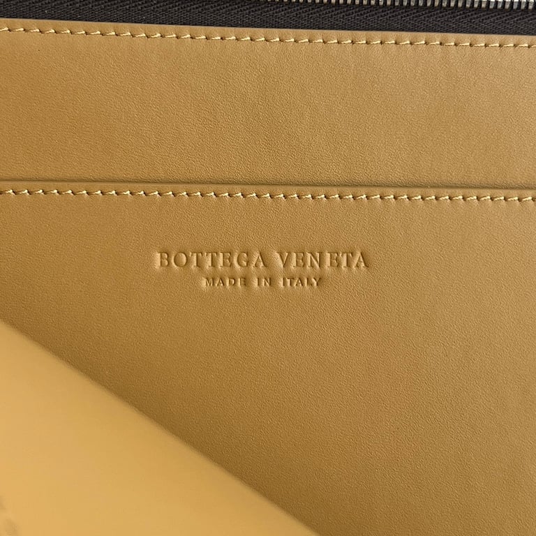 Bottega Veneta Intreccio Leather L-Zip Clutch 607479 - 3