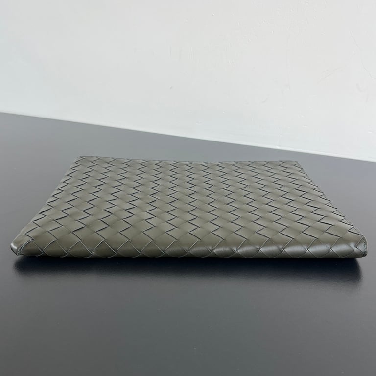 Bottega Veneta Intreccio Leather L-Zip Clutch 607479 - 6