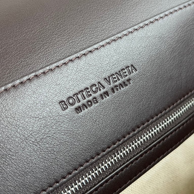 Bottega Veneta Small Andiamo Crossbody Bag Brown - 3