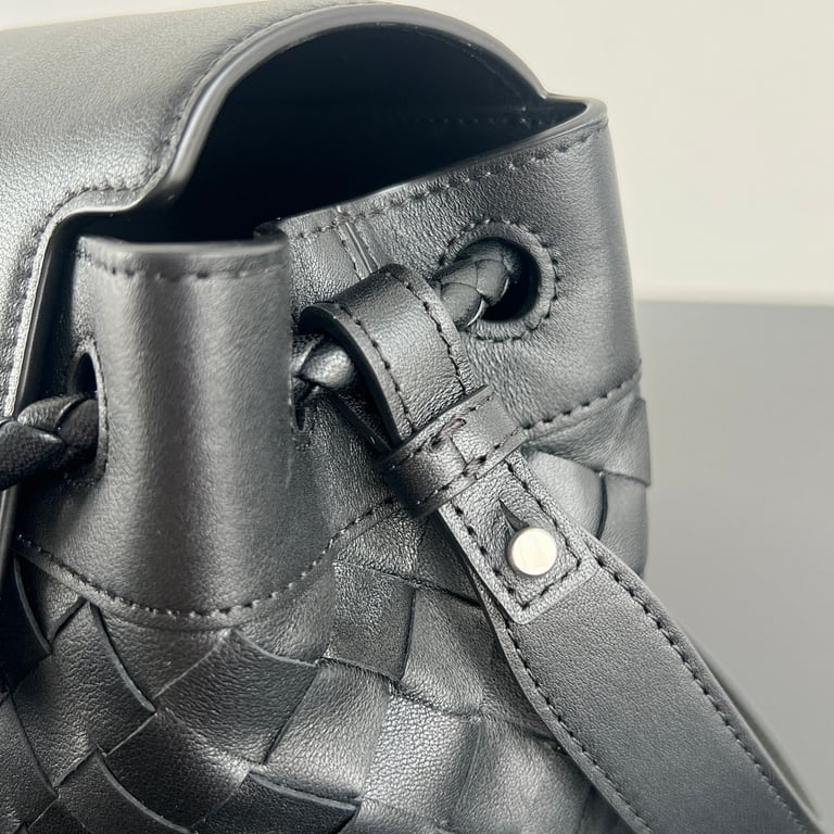 Bottega Veneta Small Andiamo Bag Black - 4