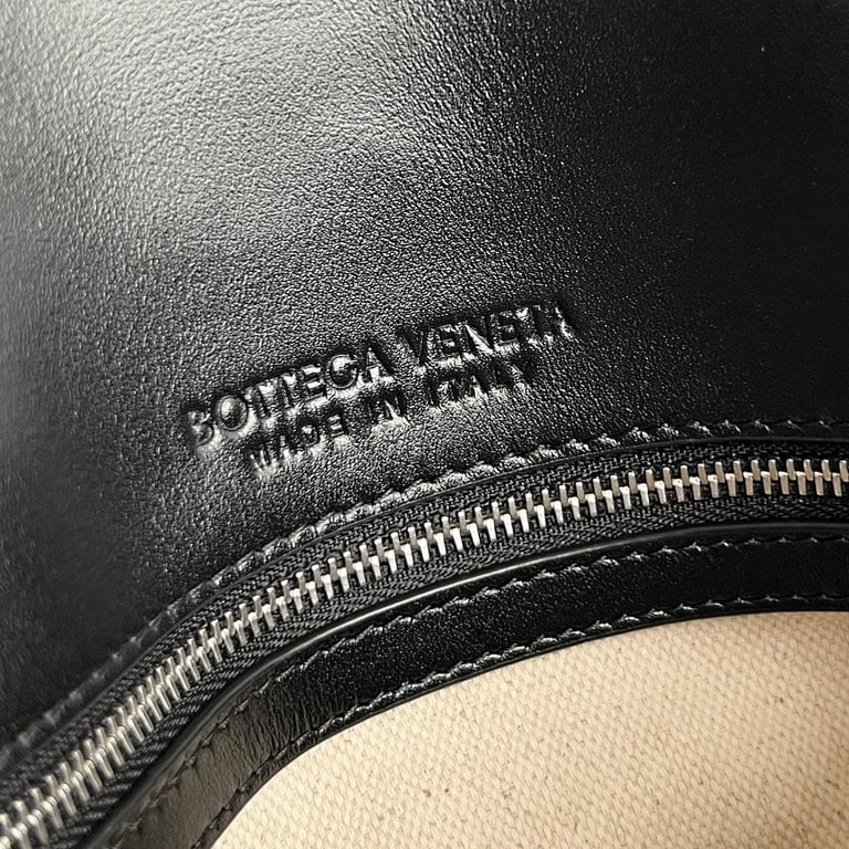 Bottega Veneta Piccolo Messenger Bag Black - 3