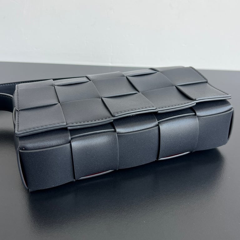 Bottega Veneta Cassette Urban Leather Black/Burgundy - 7