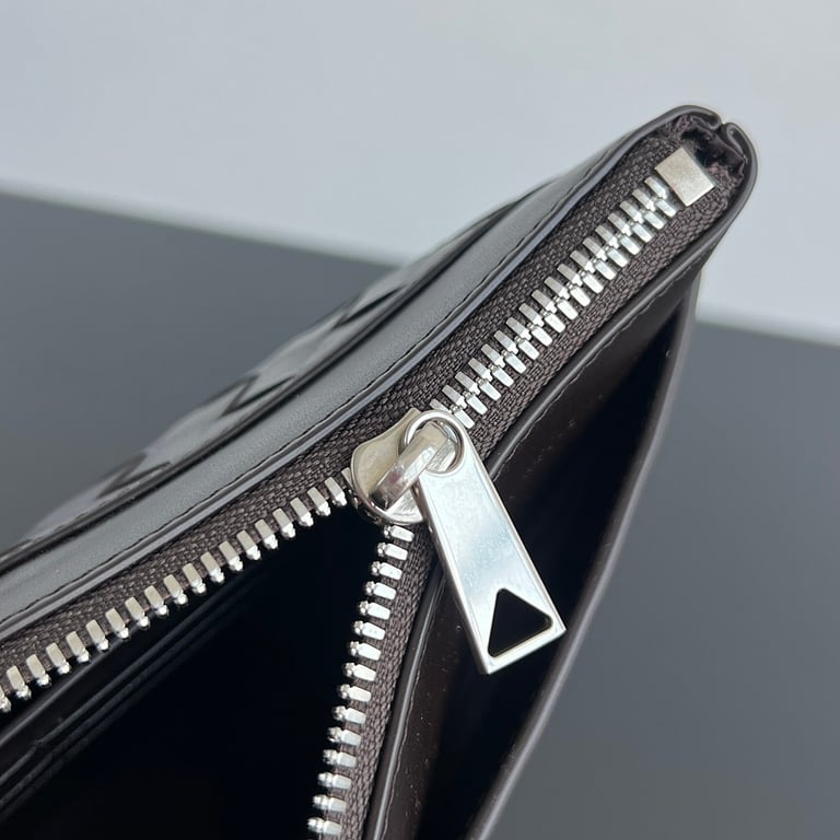 Bottega Veneta Intrecciato Leather Clutch 795712 - 4