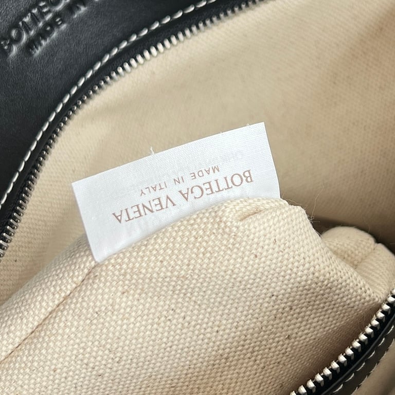 Bottega Veneta Andiamo Large Shoulder Bag Black - 2