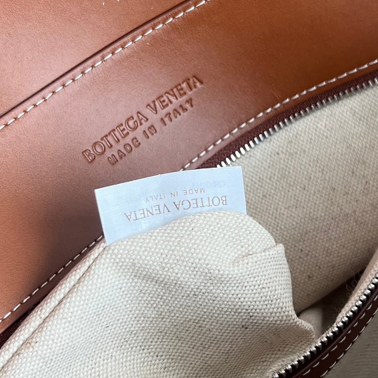Bottega Veneta Andiamo Large Leather Bag Brown - 2