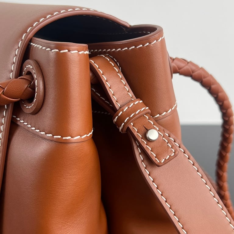 Bottega Veneta Andiamo Large Leather Bag Brown - 4