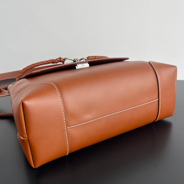Bottega Veneta Andiamo Large Leather Bag Brown - 8
