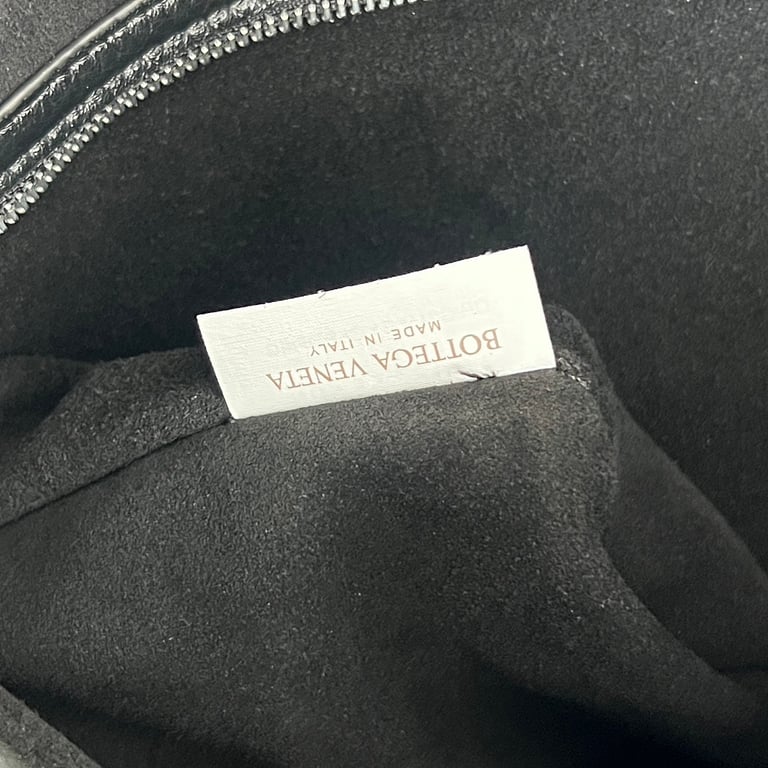 Bottega Veneta Traveller Hobo Bag Black - 3