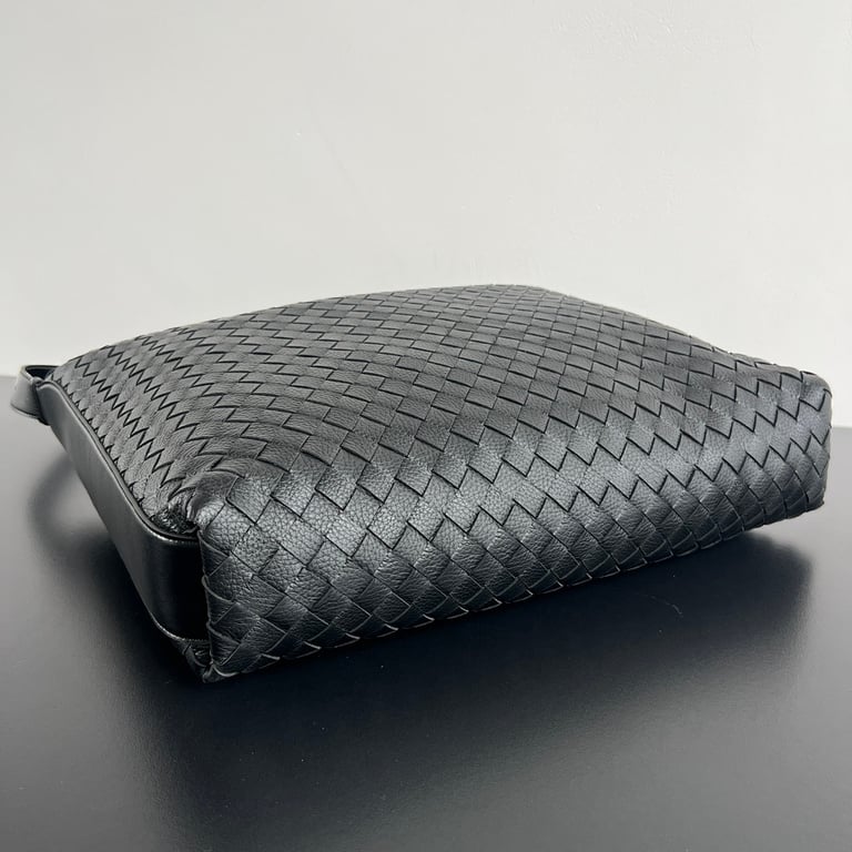 Bottega Veneta Traveller Hobo Bag Black - 8