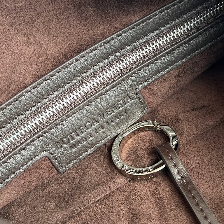 Bottega Veneta Traveller Hobo Bag Dark Brown - 3