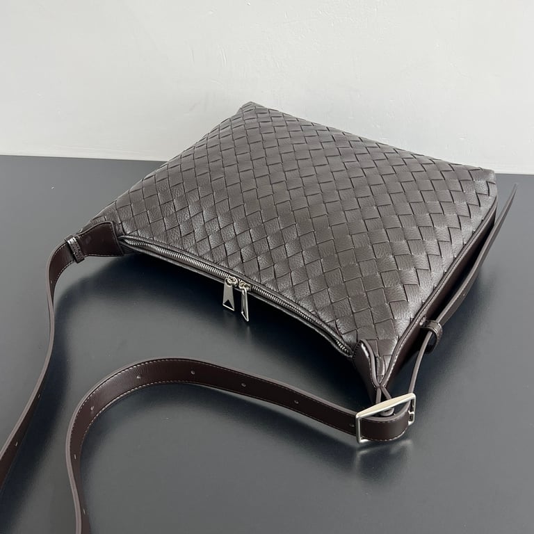 Bottega Veneta Traveller Hobo Bag Dark Brown - 7