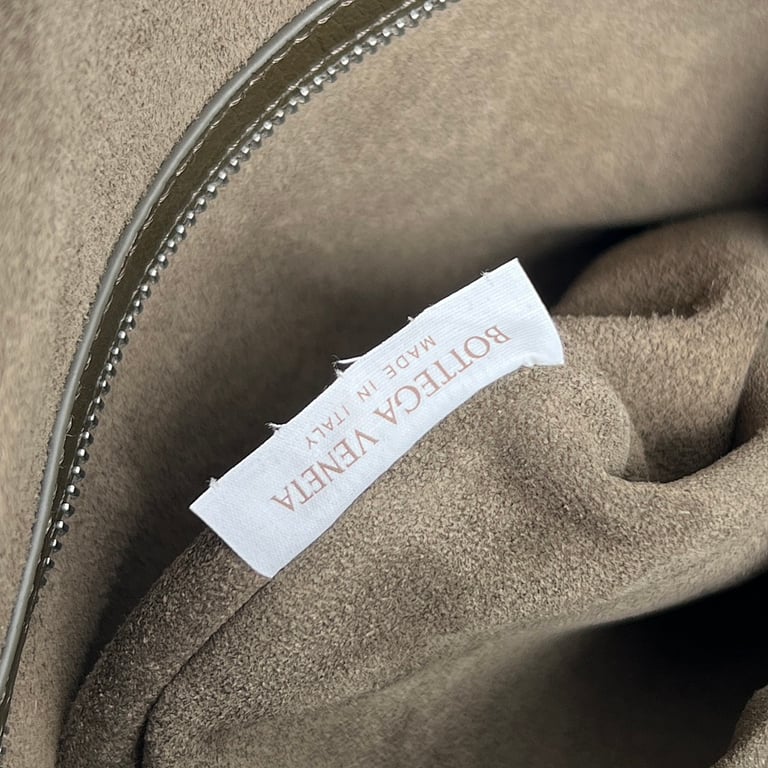 Bottega Veneta Traveller Intrecciato Hobo Bag - 2