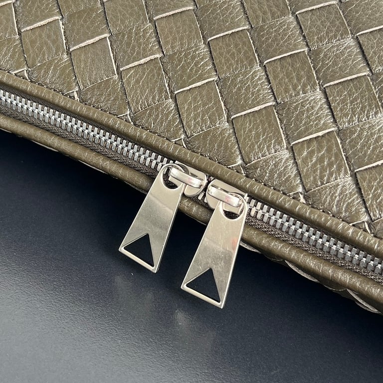 Bottega Veneta Traveller Intrecciato Hobo Bag - 5