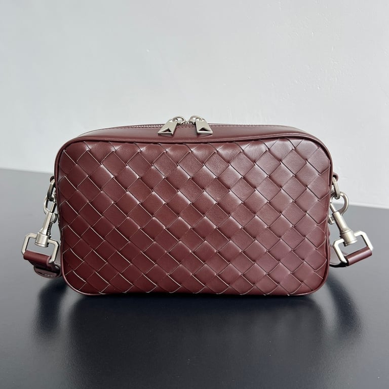 Bottega Veneta Intrecciato Camera Bag 755923