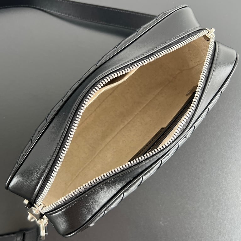 Bottega Veneta Intrecciato Camera Bag Black 755923 - 6
