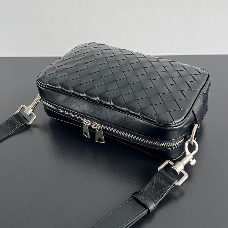 Bottega Veneta Intrecciato Camera Bag Black 755923 - 7