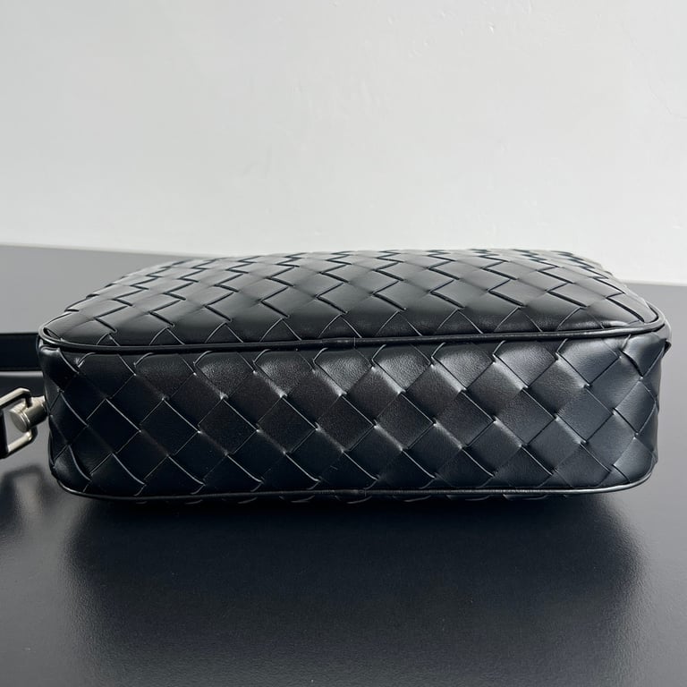 Bottega Veneta Intrecciato Camera Bag Black 755923 - 8