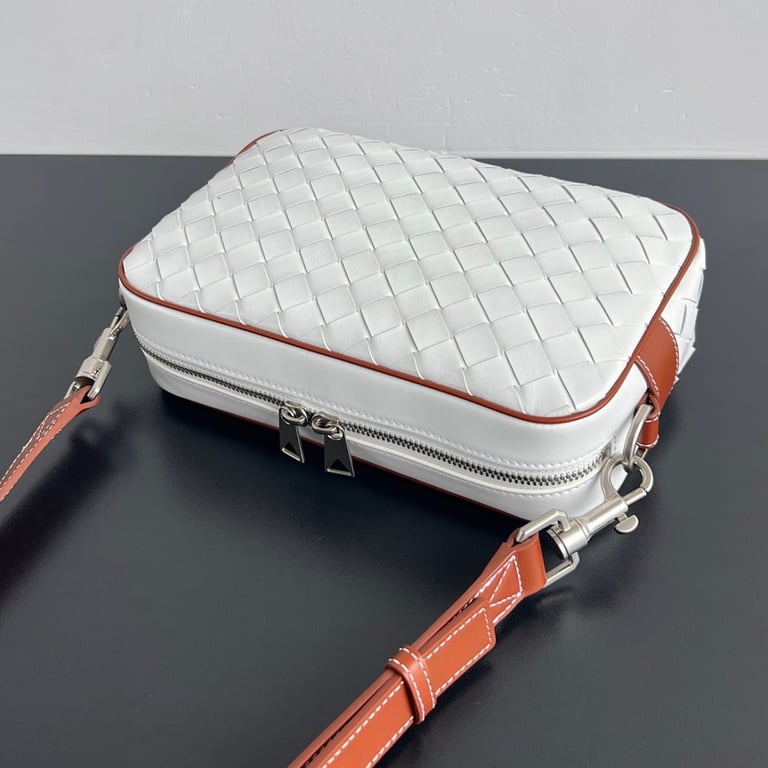 Bottega Veneta Intrecciato Camera Bag 755923 White - 7