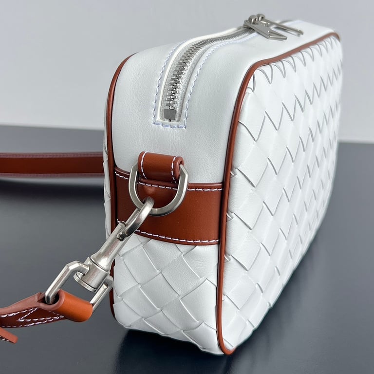 Bottega Veneta Intrecciato Camera Bag 755923 White - 9