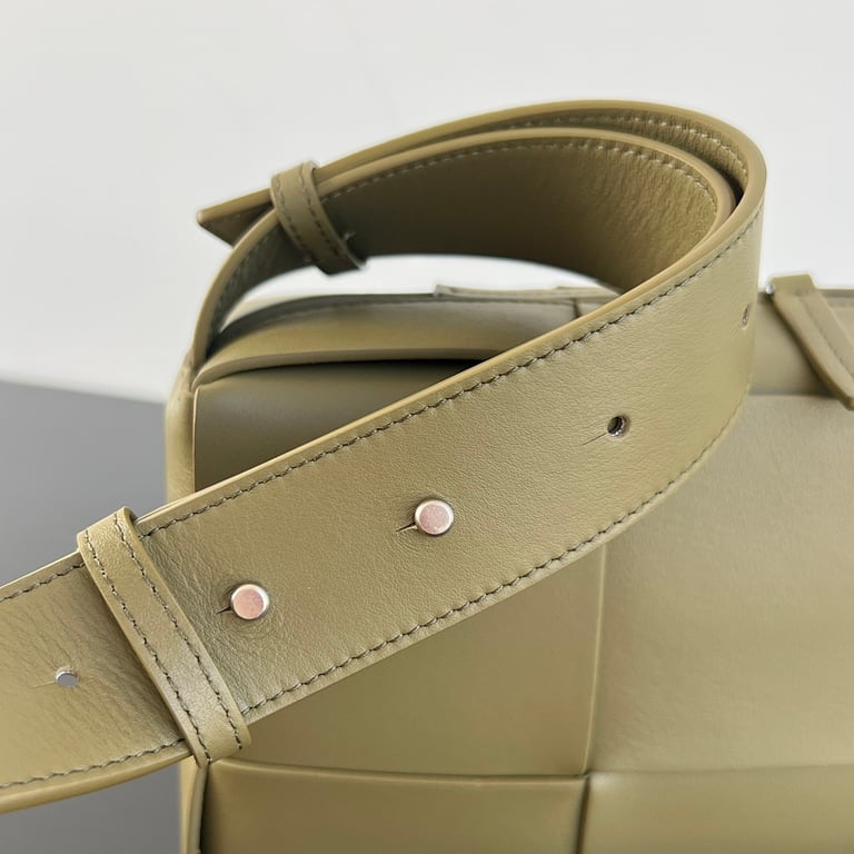 Bottega Veneta Intrecciato Camera Bag 731165 Olive - 4