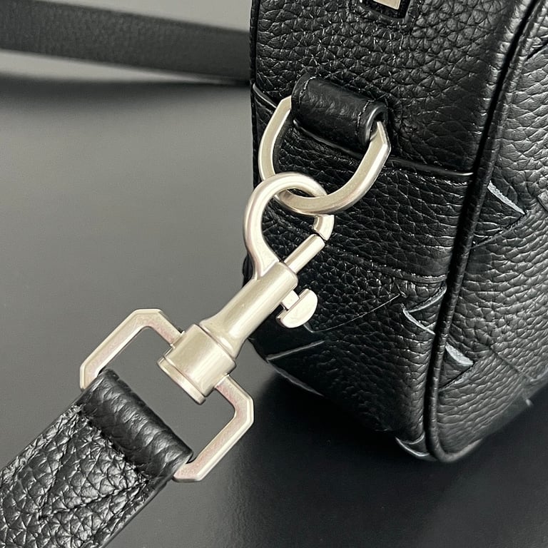 Bottega Veneta Intrecciato Leather Camera Bag 755923 Black - 5