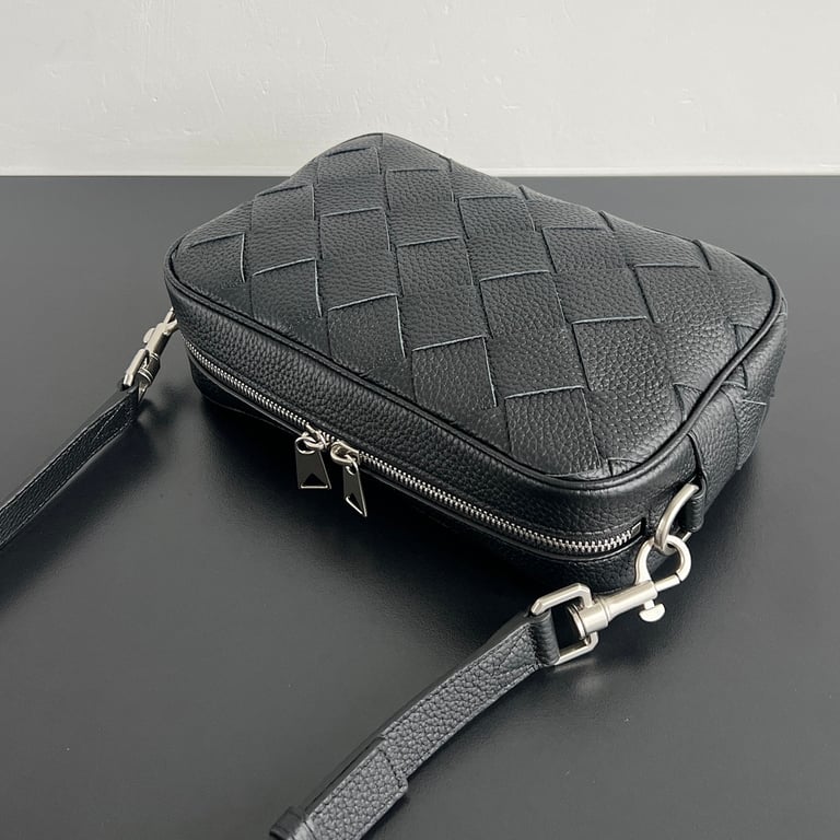 Bottega Veneta Intrecciato Leather Camera Bag 755923 Black - 7