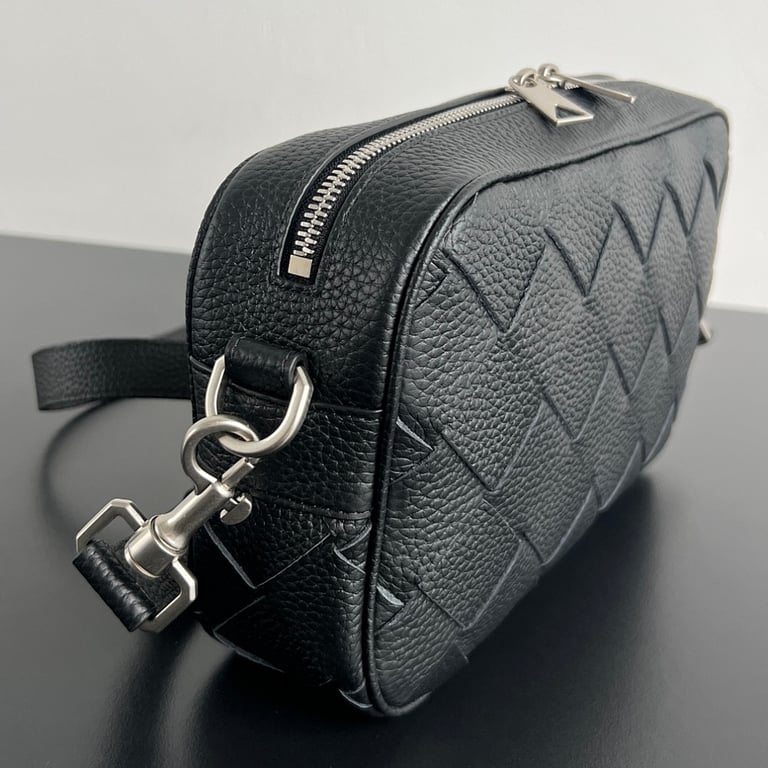 Bottega Veneta Intrecciato Leather Camera Bag 755923 Black - 9