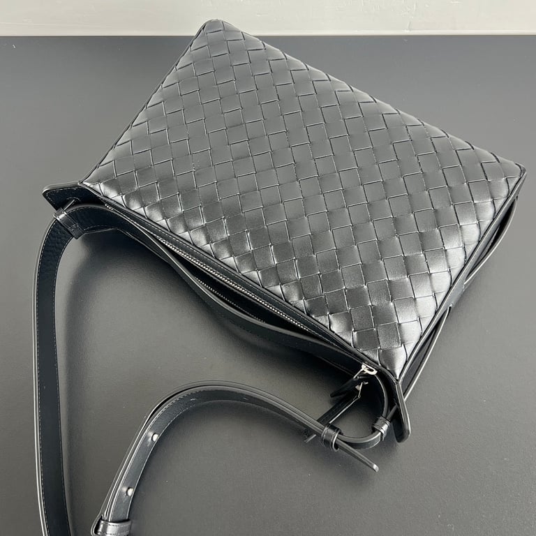 Bottega Veneta Tribeca Intrecciato Bag Black 836016 - 6