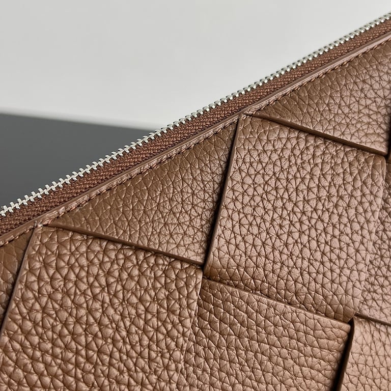 Bottega Veneta Diago Large Intrecciato Clutch Brown - 4