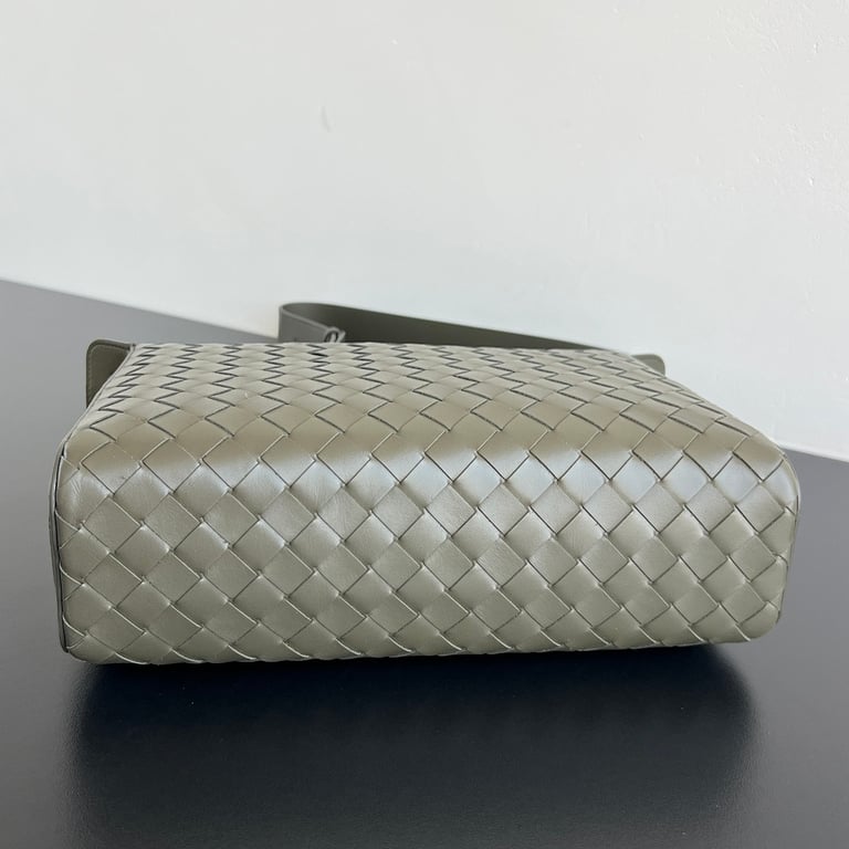 Bottega Veneta Tribeca Intrecciato Shoulder Bag - 7