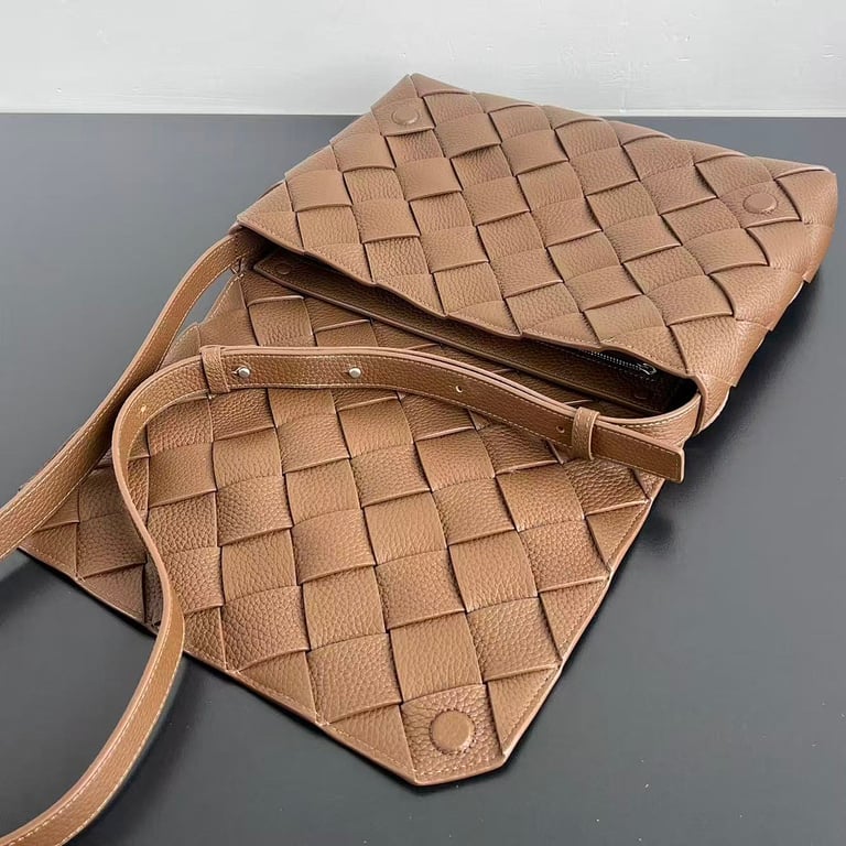Bottega Veneta Cobble Messenger Bag Brown - 5