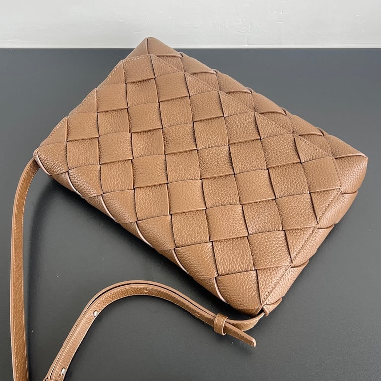 Bottega Veneta Cobble Messenger Bag Brown - 6