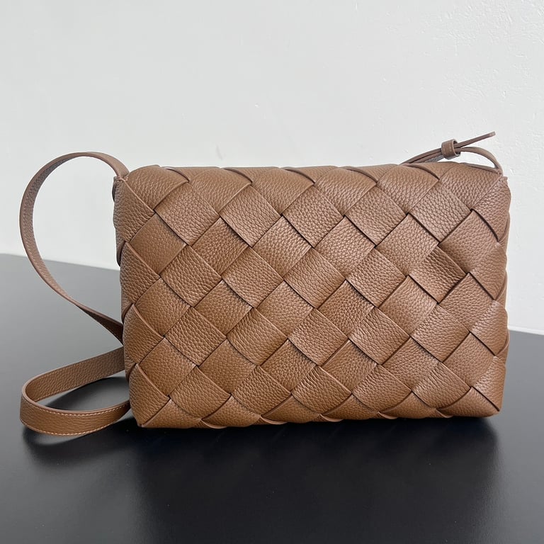 Bottega Veneta Cobble Messenger Bag Brown - 8