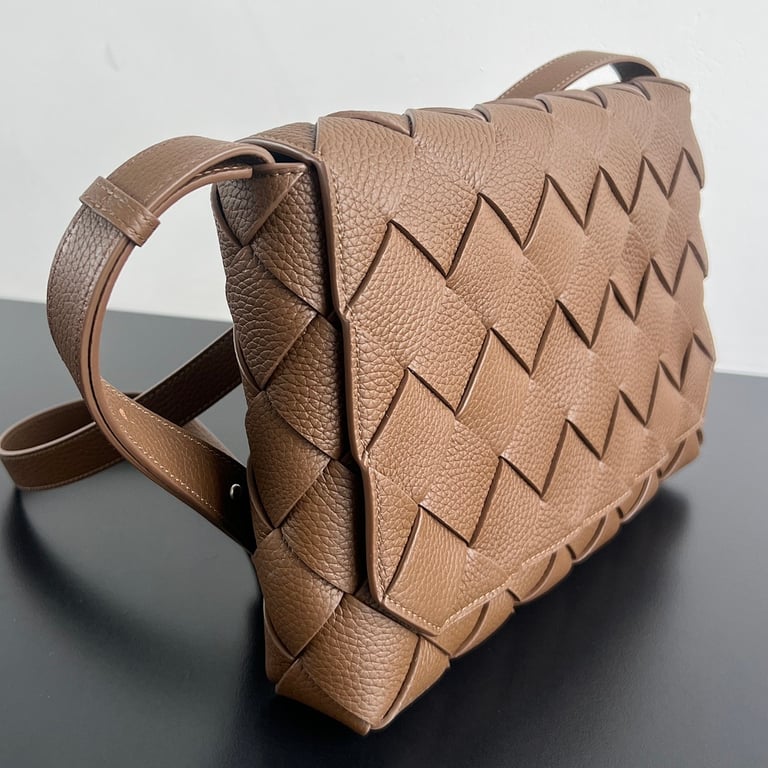 Bottega Veneta Cobble Messenger Bag Brown - 9